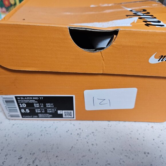 Nike Blazer Mid 77 Size 10 womens/8.5 mens new damaged box green white christmas - Picture 13 of 16